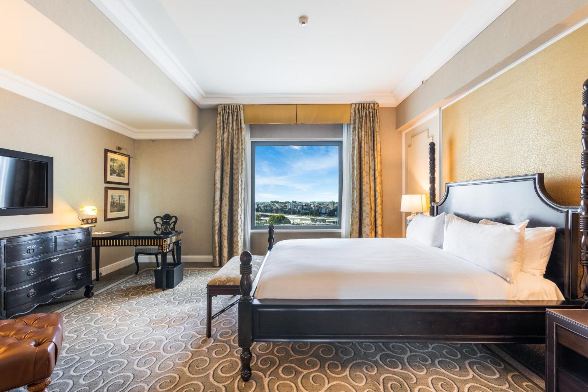 Stamford Plaza 5*