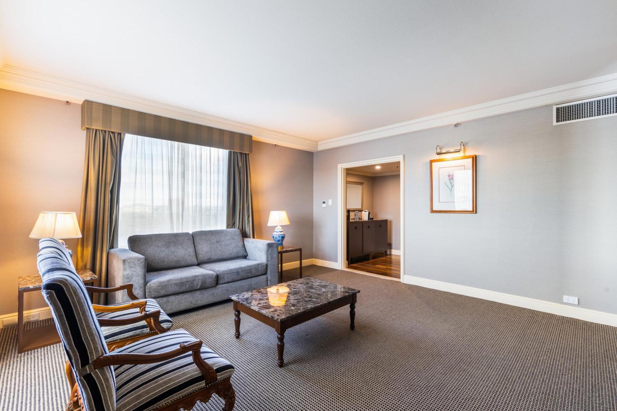 Hotel Stamford Plaza 5*